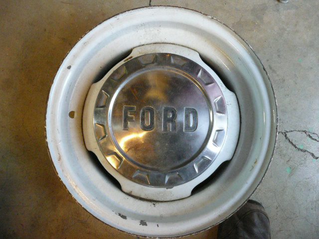 16 X 6 Ford pickup 8 lug truck 16 F-2 F-3 F-4