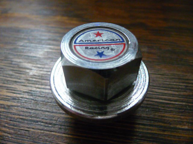 American Racing decaled open lug nut